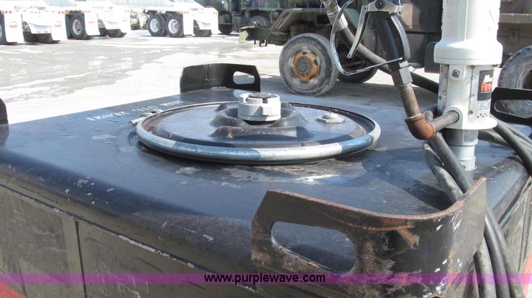 image for item G2308 Sun Oil bulk oil dispensing tank