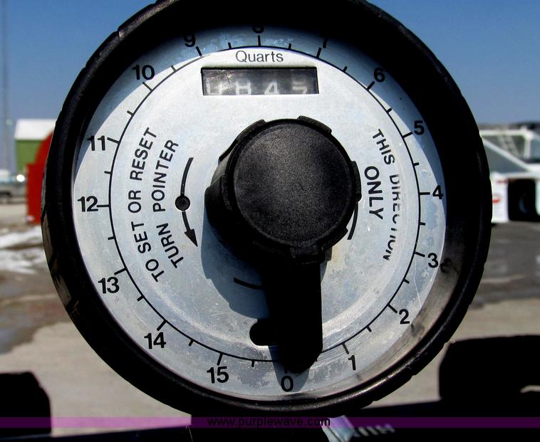 image for item G2308 Sun Oil bulk oil dispensing tank