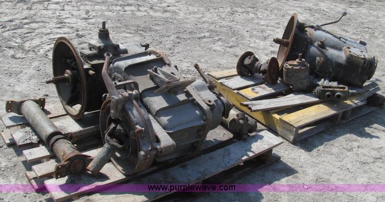 image for item G2309 Dana transmission and transfer case