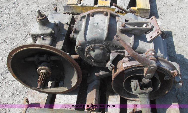 image for item G2309 Dana transmission and transfer case