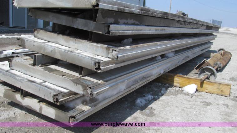 image for item G2313 Insulated overhead shop door