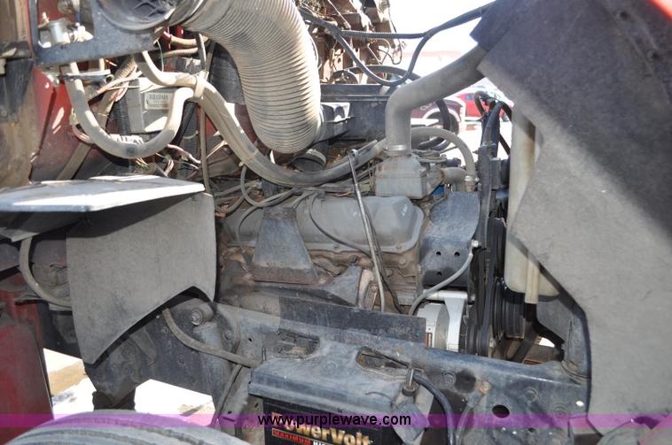 image for item G6415 1982 Ford F800 fire truck