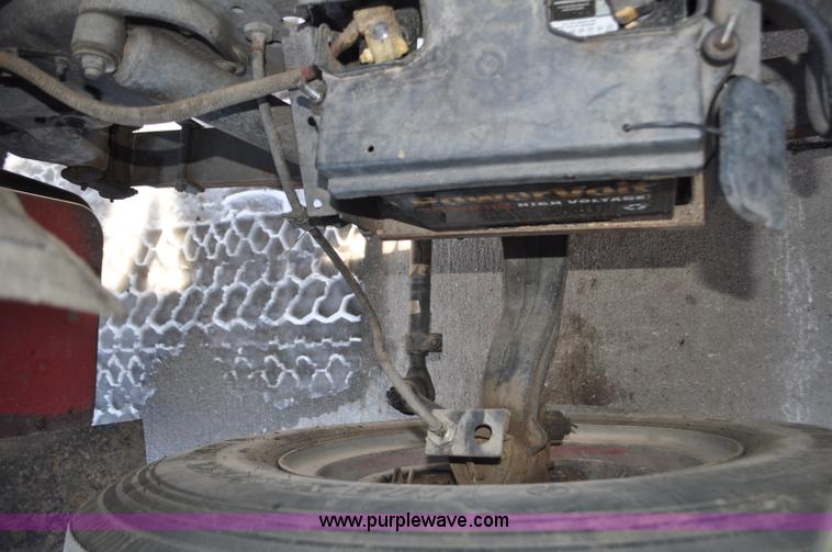 image for item G6415 1982 Ford F800 fire truck