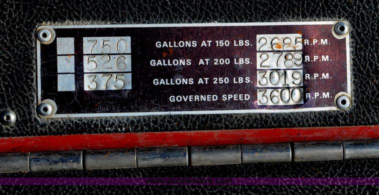 image for item G6415 1982 Ford F800 fire truck