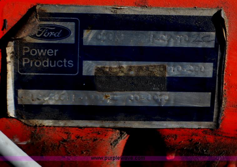 image for item G6415 1982 Ford F800 fire truck