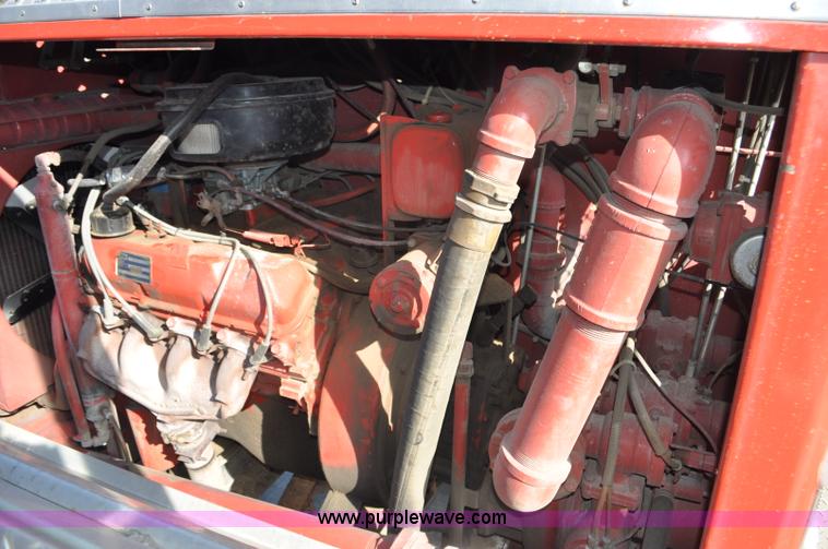 image for item G6415 1982 Ford F800 fire truck