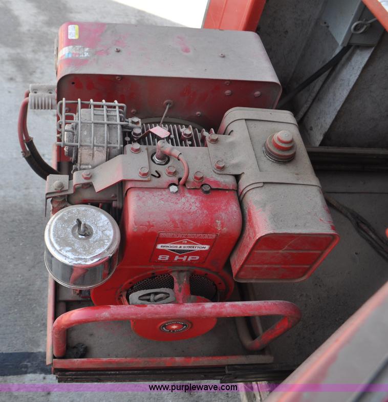 image for item G6415 1982 Ford F800 fire truck