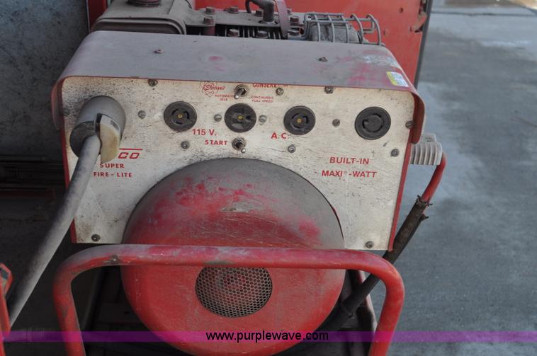 image for item G6415 1982 Ford F800 fire truck