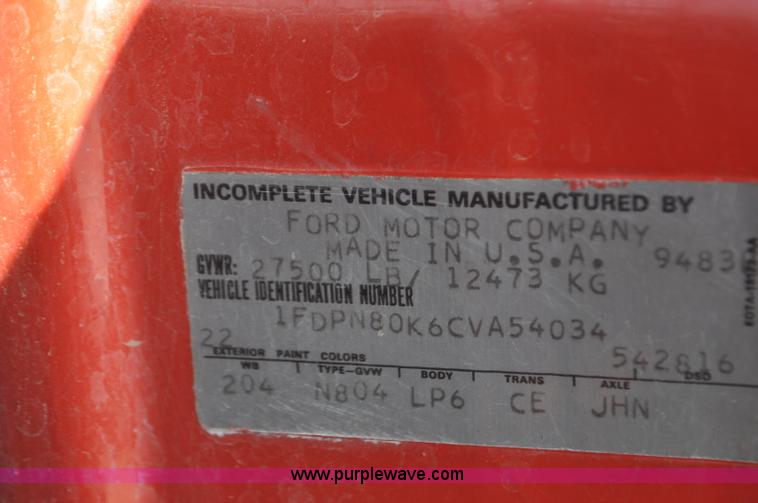 image for item G6415 1982 Ford F800 fire truck