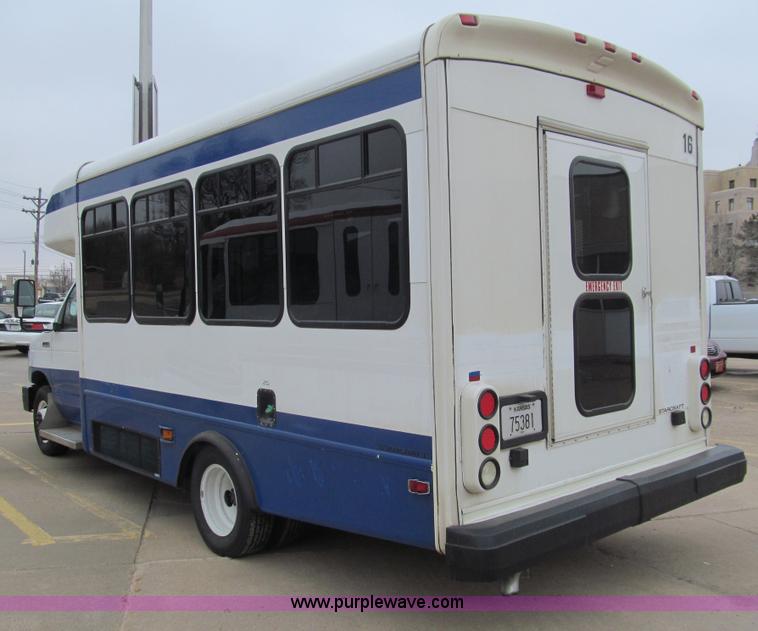 image for item G9517 2009 Ford E450 Starcraft transfit bus