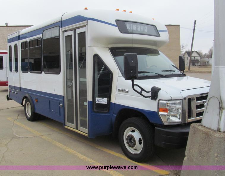 image for item G9517 2009 Ford E450 Starcraft transfit bus