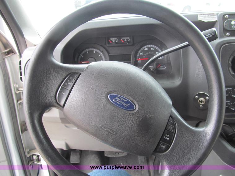 image for item G9517 2009 Ford E450 Starcraft transfit bus