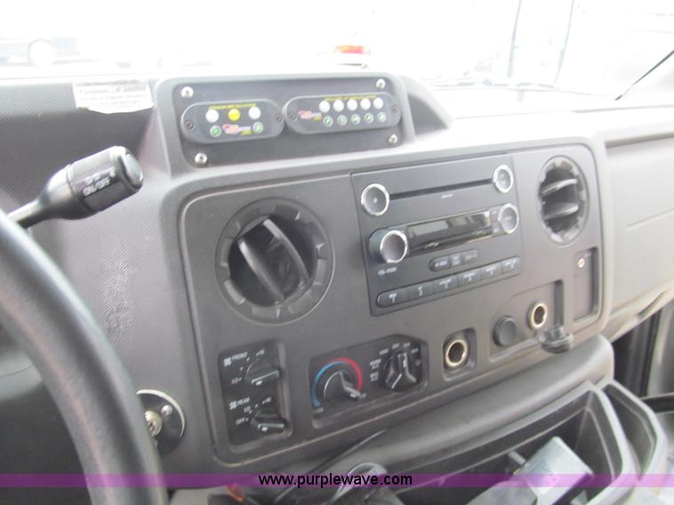 image for item G9517 2009 Ford E450 Starcraft transfit bus