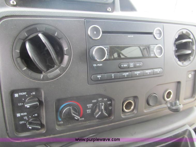 image for item G9517 2009 Ford E450 Starcraft transfit bus