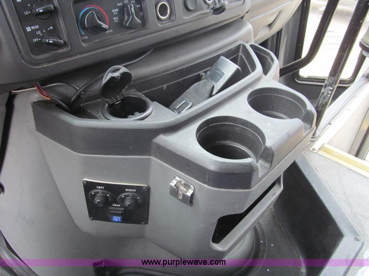 image for item G9517 2009 Ford E450 Starcraft transfit bus