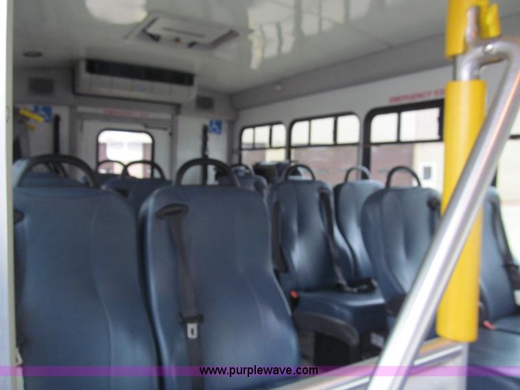 image for item G9517 2009 Ford E450 Starcraft transfit bus