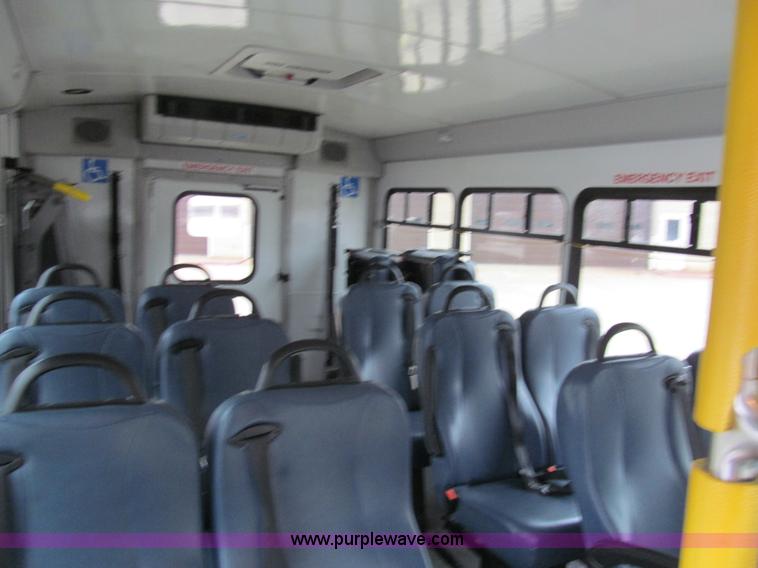 image for item G9517 2009 Ford E450 Starcraft transfit bus