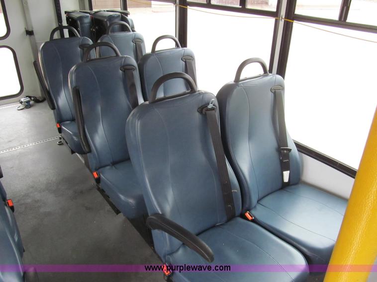 image for item G9517 2009 Ford E450 Starcraft transfit bus