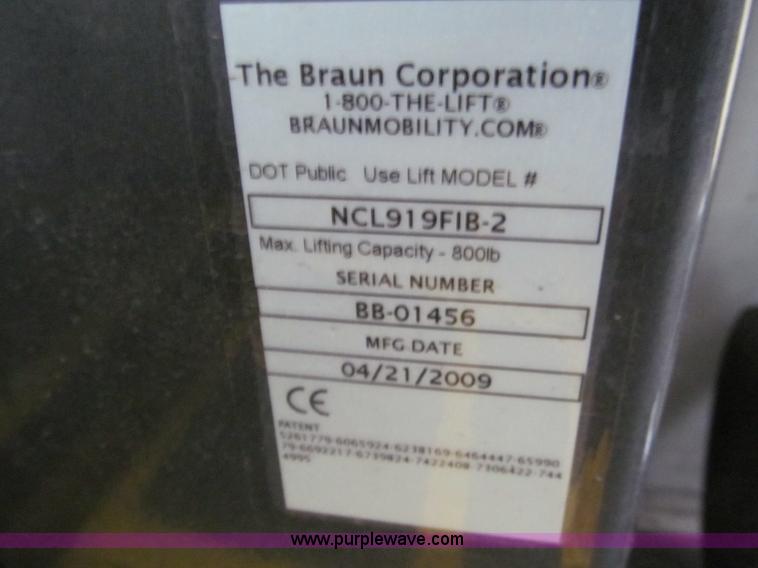 image for item G9517 2009 Ford E450 Starcraft transfit bus