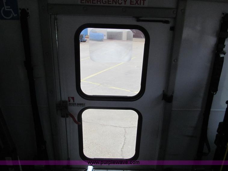 image for item G9517 2009 Ford E450 Starcraft transfit bus