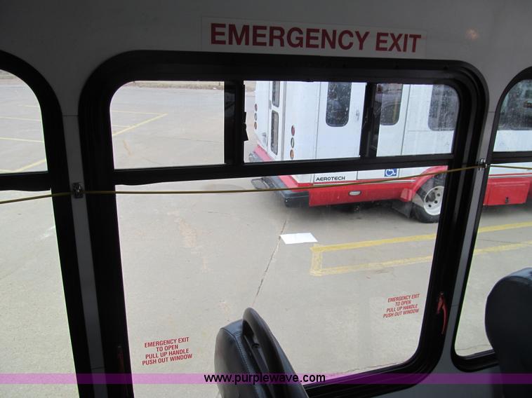 image for item G9517 2009 Ford E450 Starcraft transfit bus