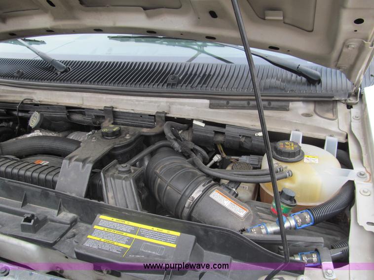 image for item G9517 2009 Ford E450 Starcraft transfit bus