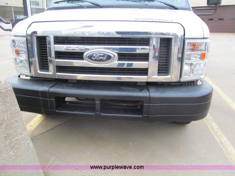 image for item G9517 2009 Ford E450 Starcraft transfit bus