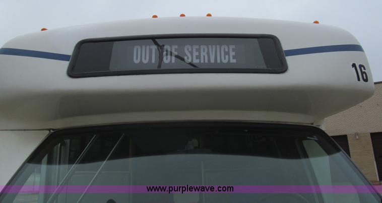 image for item G9517 2009 Ford E450 Starcraft transfit bus