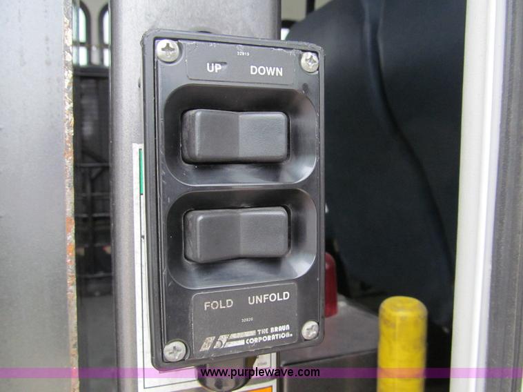 image for item G9517 2009 Ford E450 Starcraft transfit bus