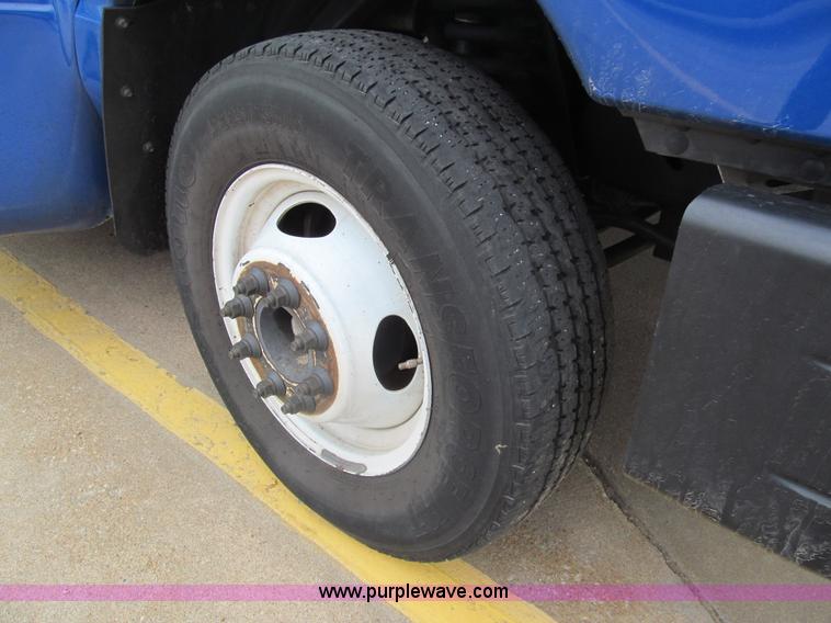 image for item G9517 2009 Ford E450 Starcraft transfit bus