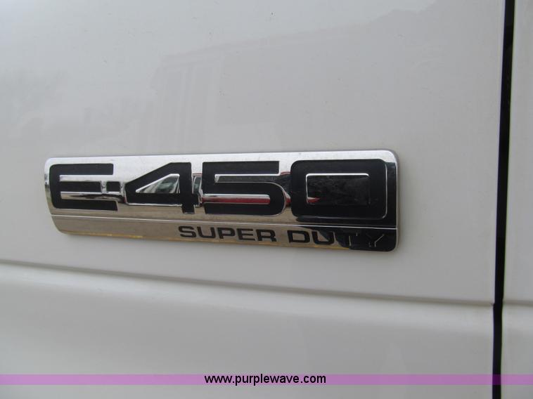 image for item G9517 2009 Ford E450 Starcraft transfit bus