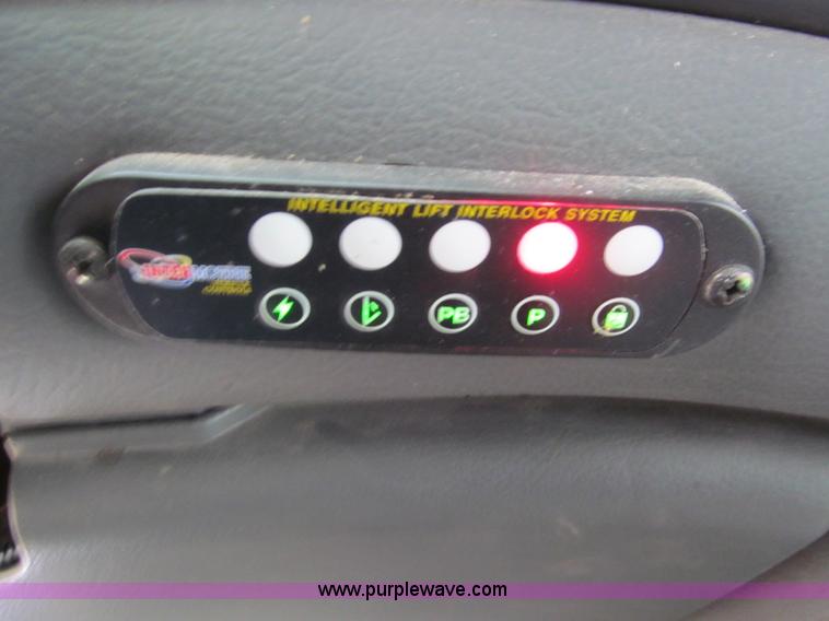 image for item G9518 2006 Ford E350 Super Duty Eldorado transit bus