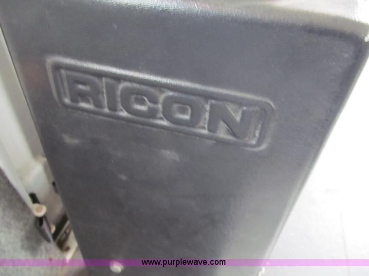 image for item G9518 2006 Ford E350 Super Duty Eldorado transit bus