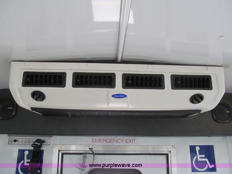 image for item G9518 2006 Ford E350 Super Duty Eldorado transit bus