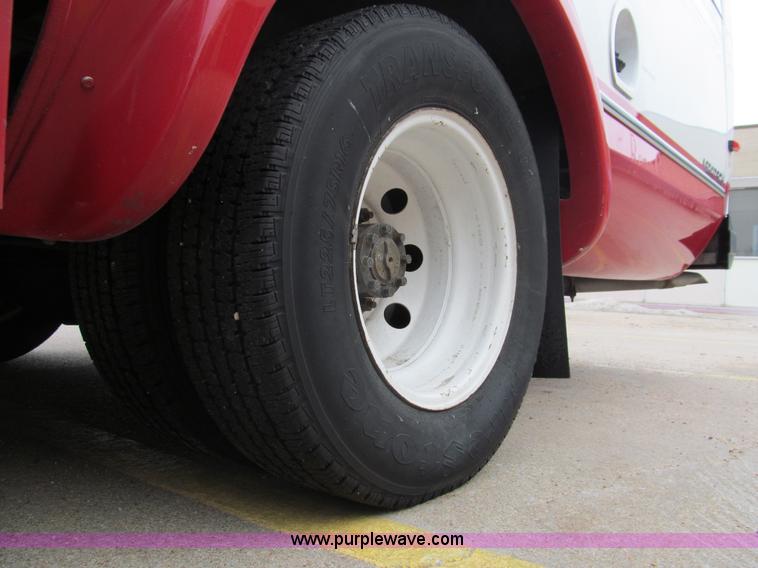 image for item G9518 2006 Ford E350 Super Duty Eldorado transit bus