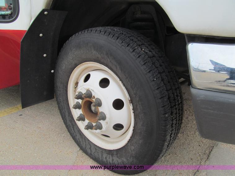 image for item G9518 2006 Ford E350 Super Duty Eldorado transit bus