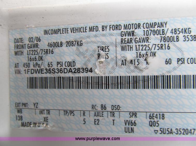 image for item G9518 2006 Ford E350 Super Duty Eldorado transit bus