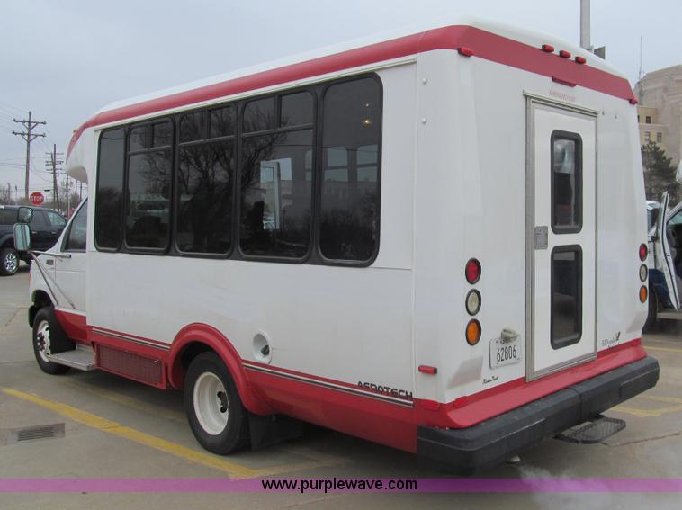 image for item G9519 2005 Ford E350 Super Duty Eldorado transit bus