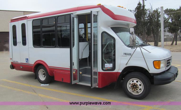 image for item G9519 2005 Ford E350 Super Duty Eldorado transit bus