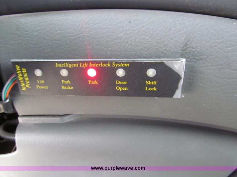 image for item G9519 2005 Ford E350 Super Duty Eldorado transit bus