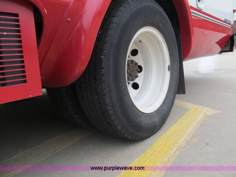 image for item G9519 2005 Ford E350 Super Duty Eldorado transit bus