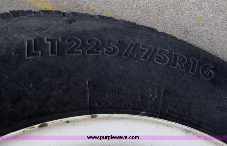 image for item G9519 2005 Ford E350 Super Duty Eldorado transit bus