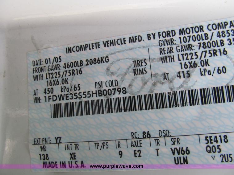 image for item G9519 2005 Ford E350 Super Duty Eldorado transit bus