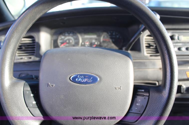 image for item H1428 2009 Ford Crown Victoria Police Interceptor