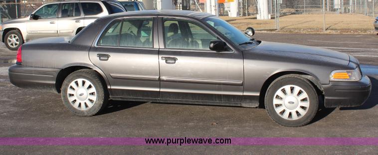 image for item H1429 2010 Ford Crown Victoria Police Interceptor