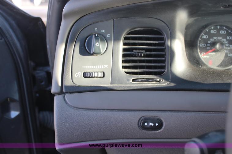 image for item H1429 2010 Ford Crown Victoria Police Interceptor