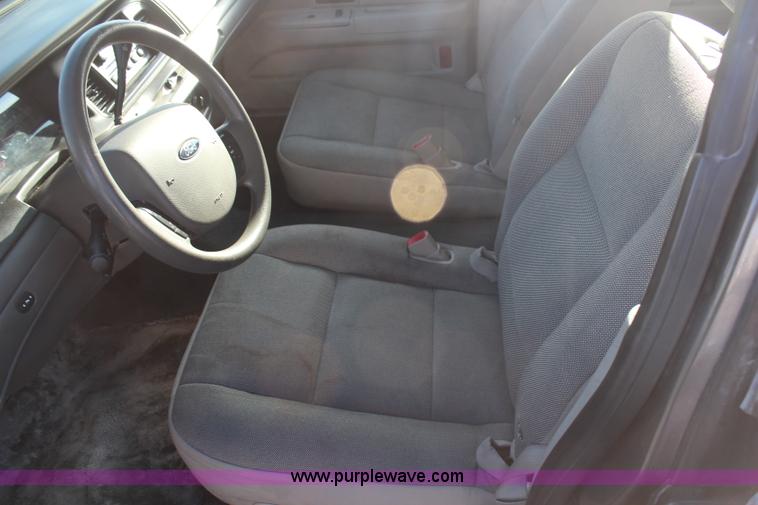 image for item H1429 2010 Ford Crown Victoria Police Interceptor