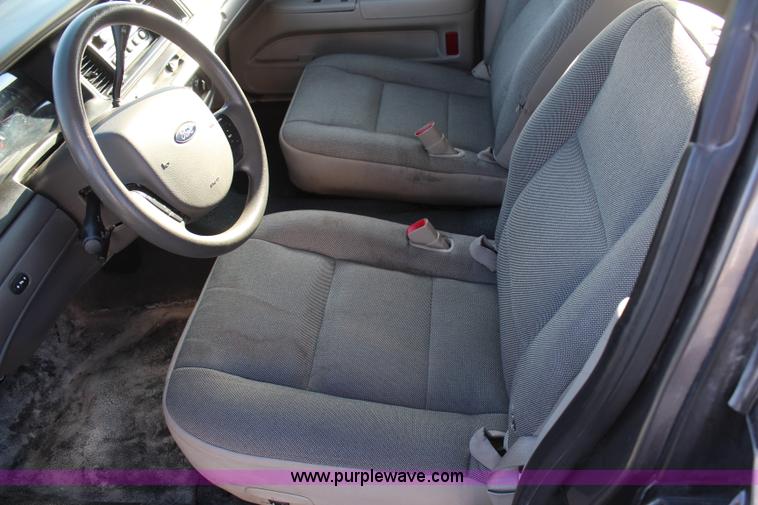 image for item H1429 2010 Ford Crown Victoria Police Interceptor