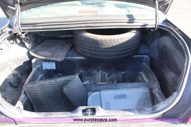 image for item H1429 2010 Ford Crown Victoria Police Interceptor