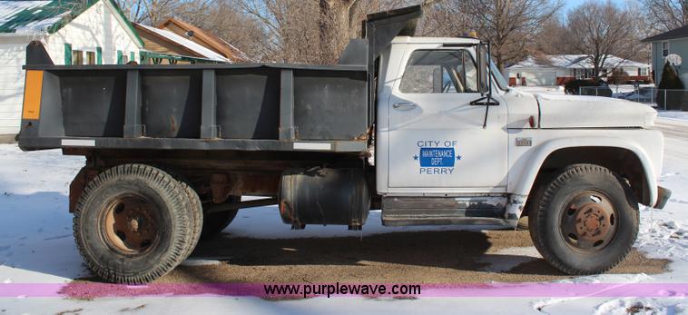 image for item H1454 1966 Chevrolet C60 dump truck